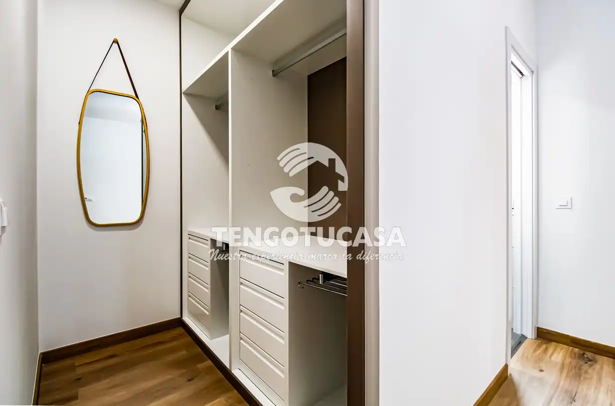 Bedroom of Flat for rent in Madrid  with Air Conditioner, Heating and Furnished
