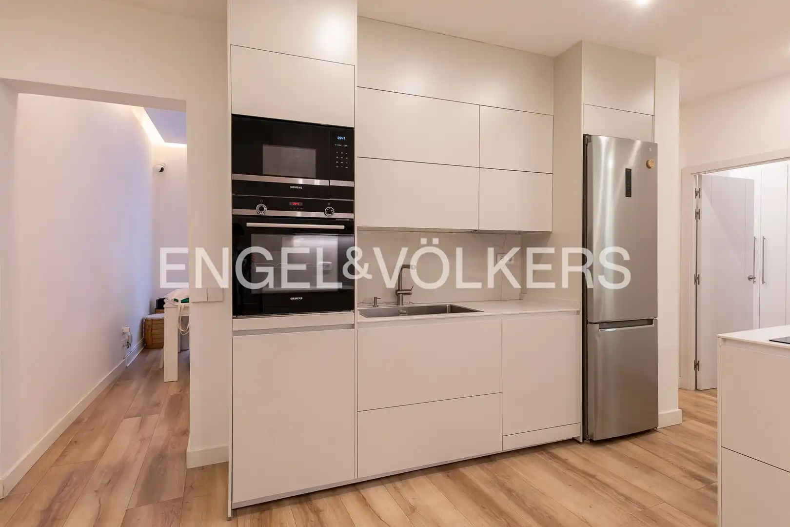 Kitchen of Flat for sale in Madrid  with Air Conditioner, Heating and Balcony