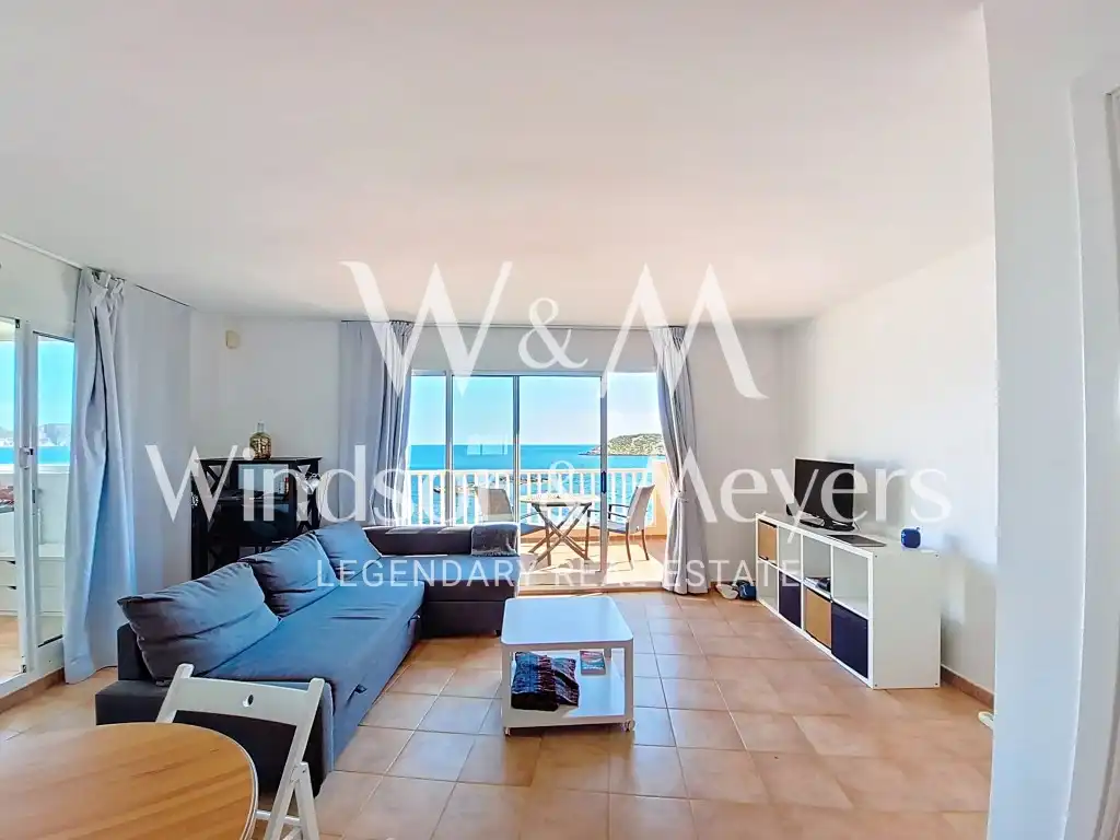 Sala de estar de Apartamento en venta en Santa Eulària des Riu con Aire acondicionado, Amueblado y Piscina comunitaria