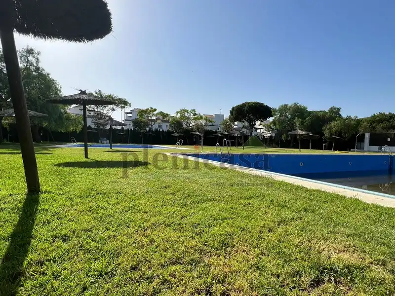 Jardín de Casa adosada en venta en Punta Umbría con Aire acondicionado, Calefacción y Jardín privado