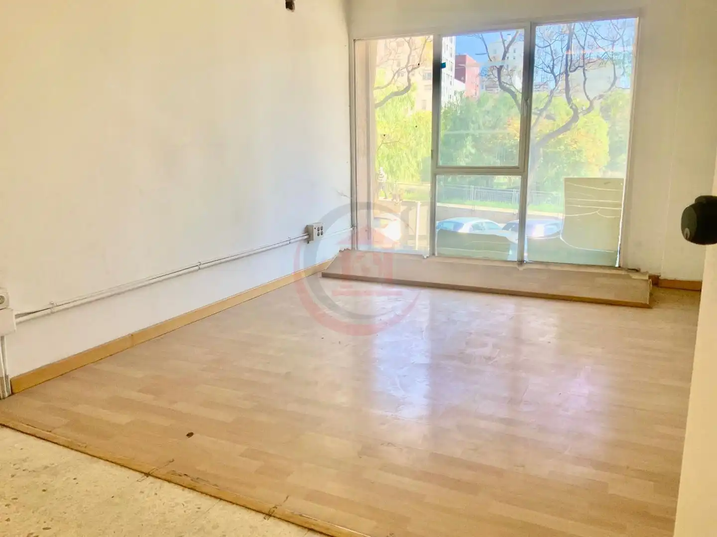 Living room of Commercial properties for rent in Barcelona  with Air Conditioner