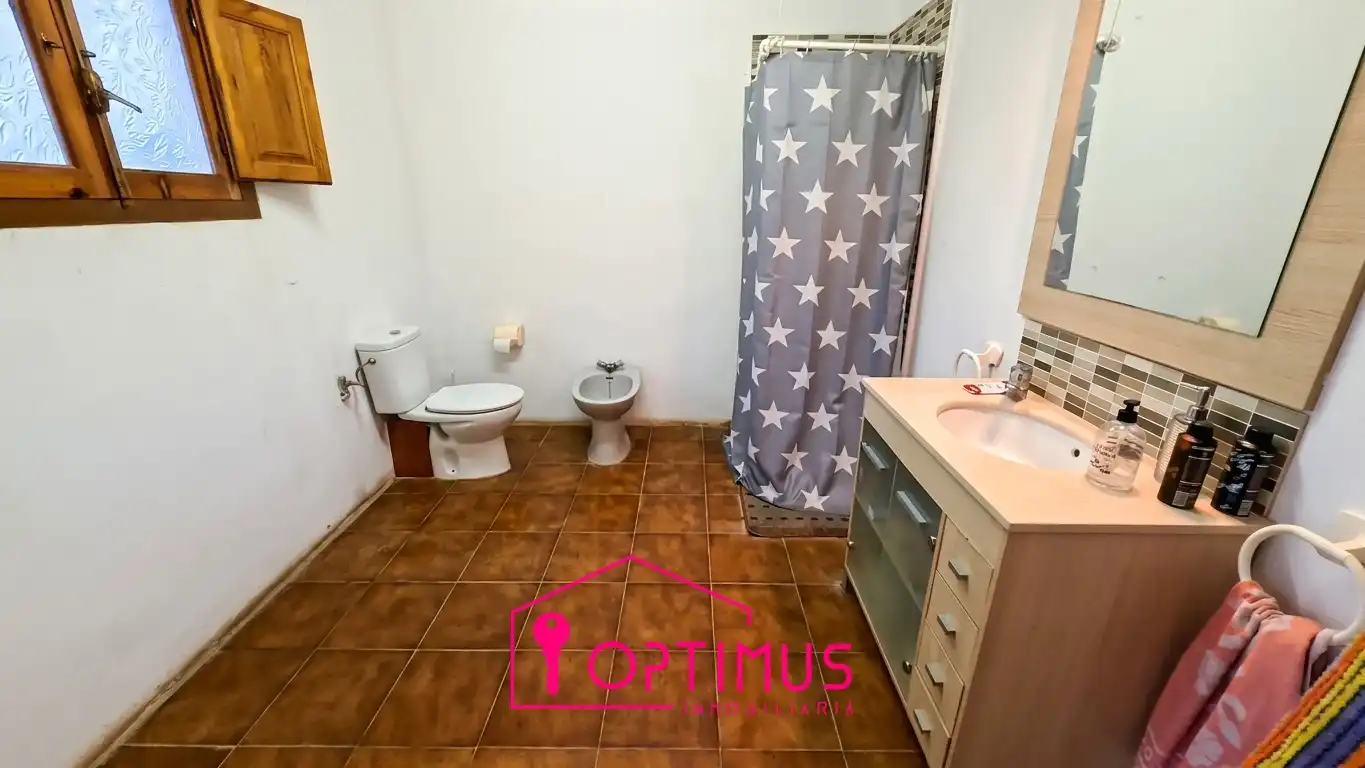 Bathroom of Houses for sale in Macastre  with Private garden, Terrace and Storage room