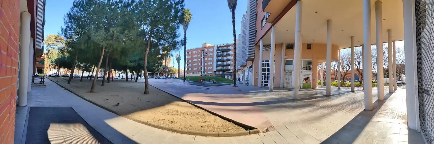 Außenansicht von Wohnung zum Verkauf in Sant Adrià de Besòs mit Klimaanlage, Heizung und Parkett