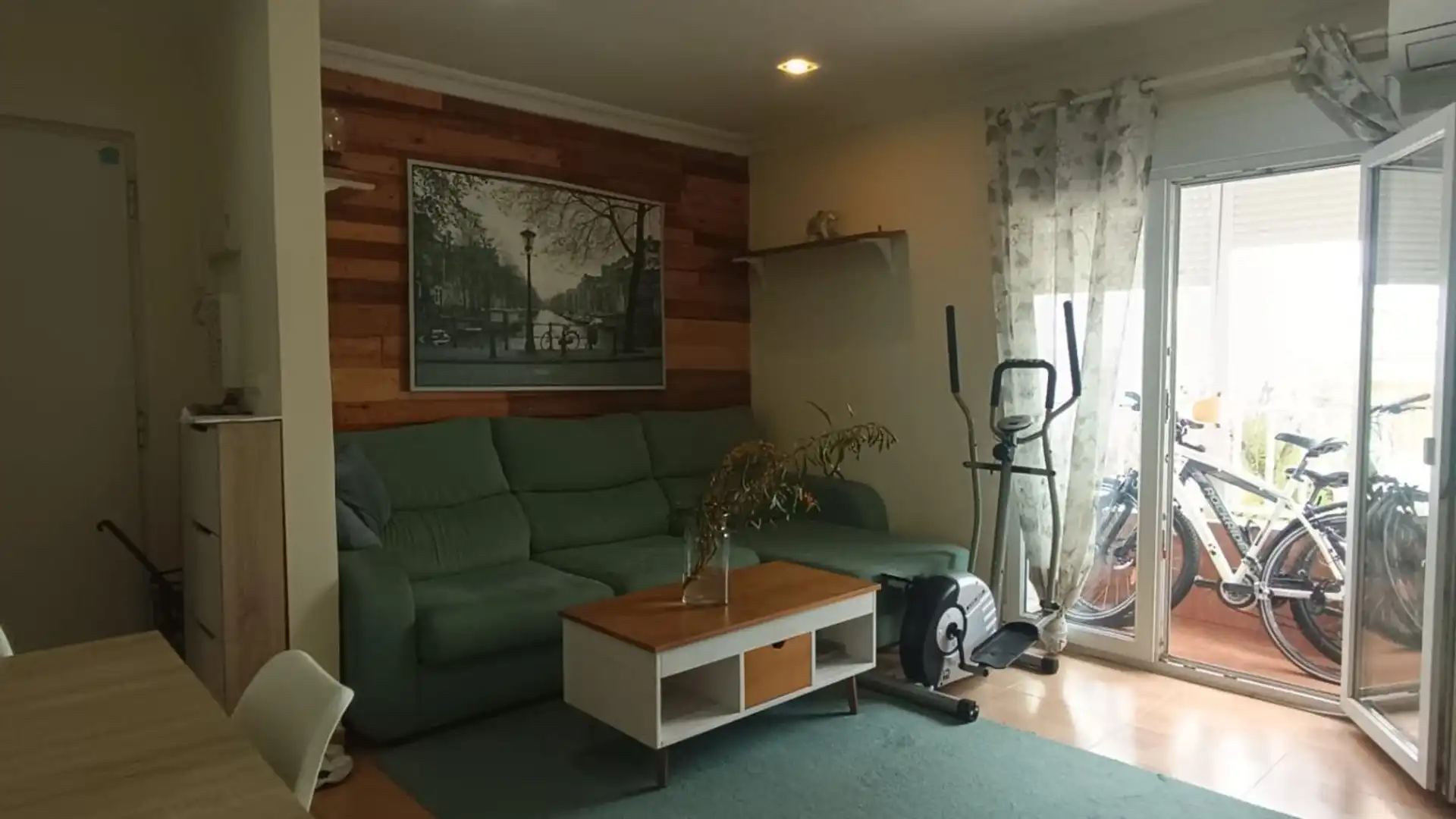 Living room of Flat for sale in Alcalá de Guadaira  with Air Conditioner, Furnished and Balcony