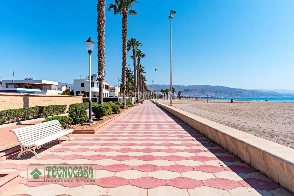 Wohnbaugrundstück zum Verkauf in Roquetas de Mar ciudad, imagen 8