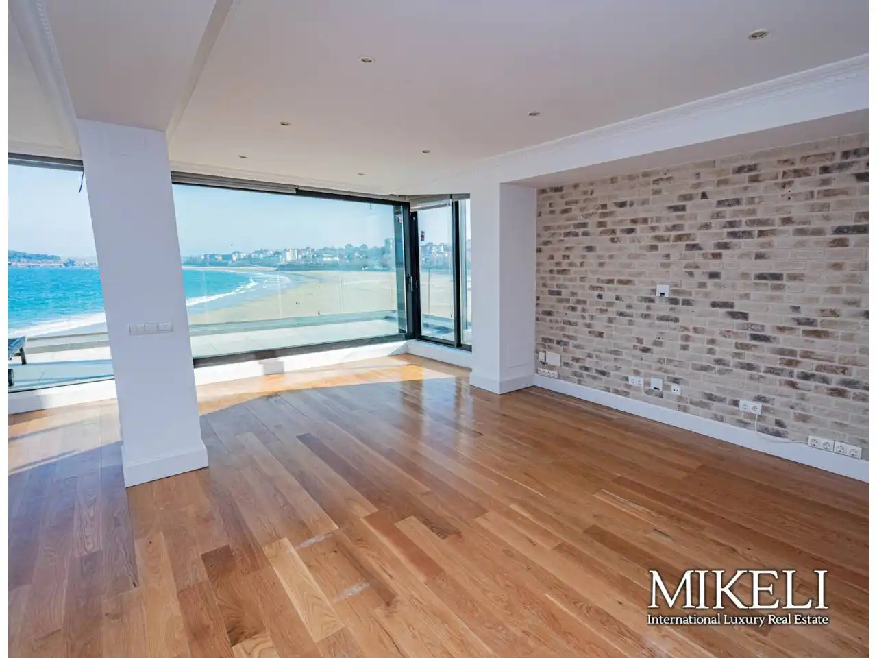 Wohnzimmer von Wohnung zum Verkauf in Santander mit Heizung, Parkett und Terrasse