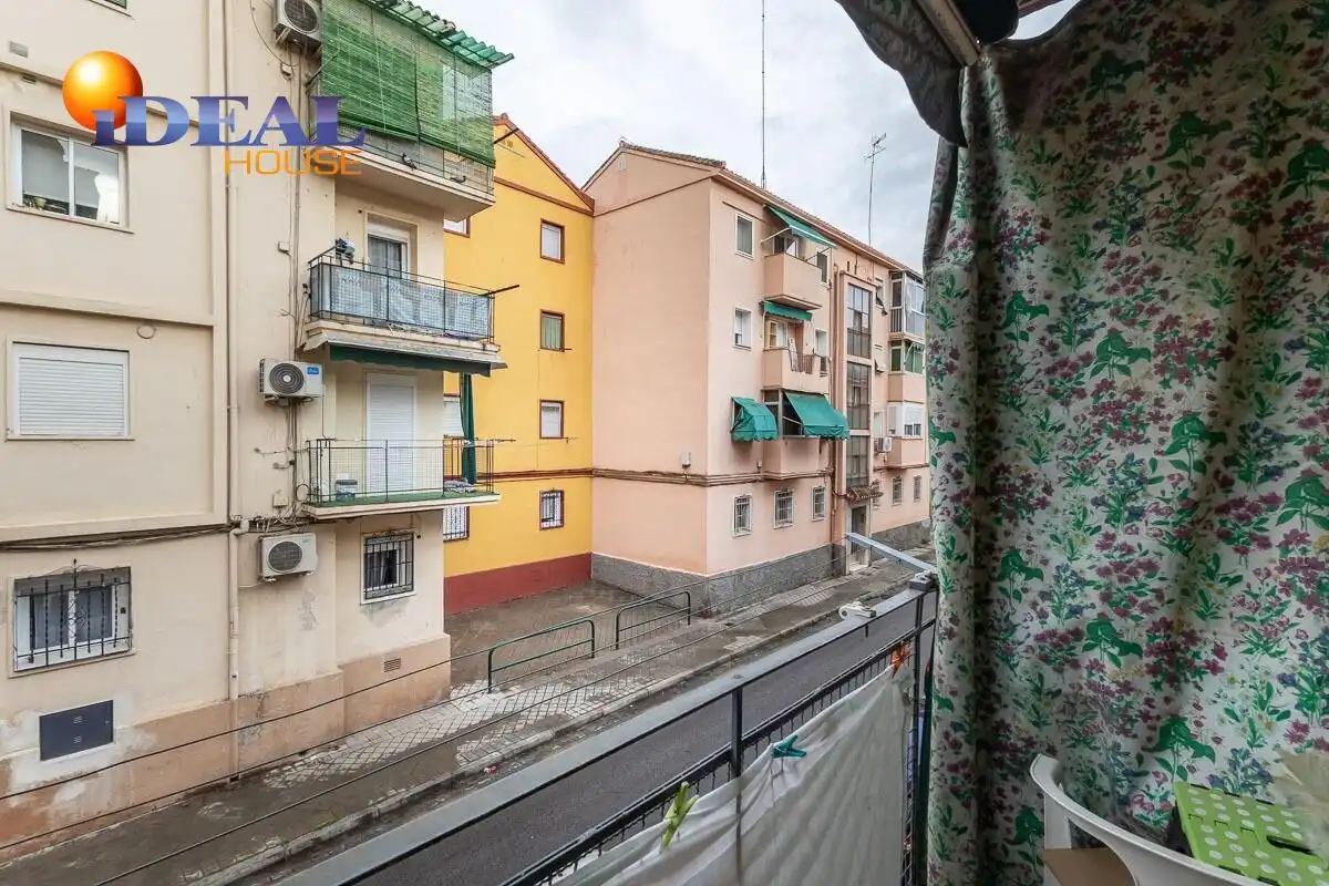 Vista exterior de Piso en venta en Granada con Terraza
