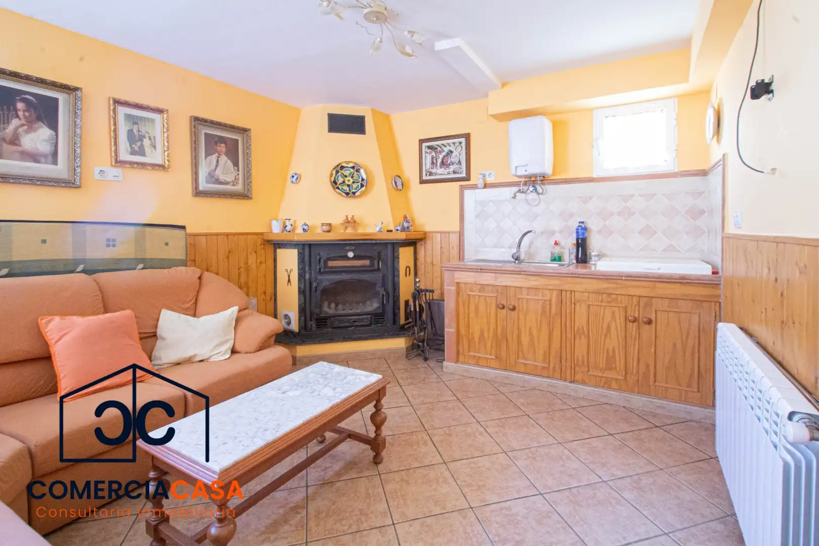 Cocina de Casa adosada en venta en Jun con Aire acondicionado, Calefacción y Terraza