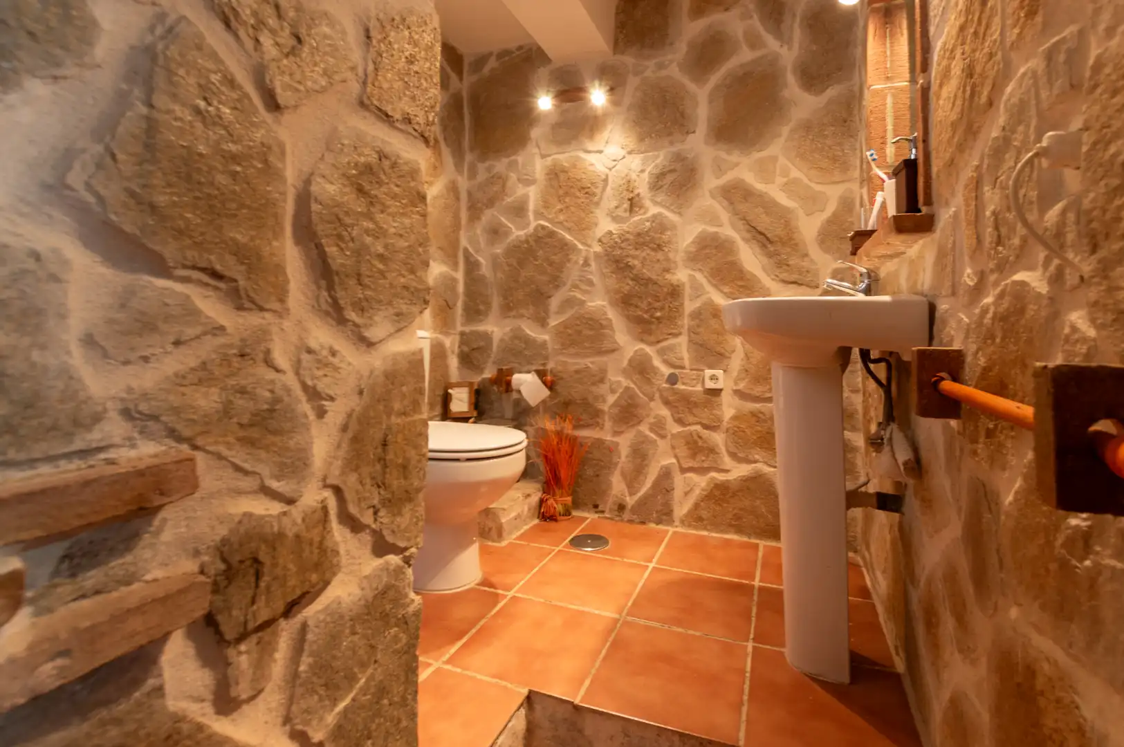 Baño de Casa o chalet en venta en Hontoba con Calefacción, Jardín privado y Terraza