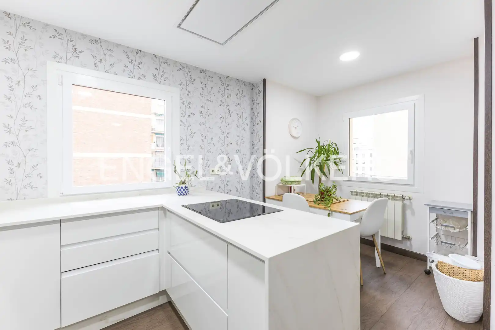 Küche von Wohnung zum Verkauf in Madrid mit Klimaanlage, Heizung und Privatgarten