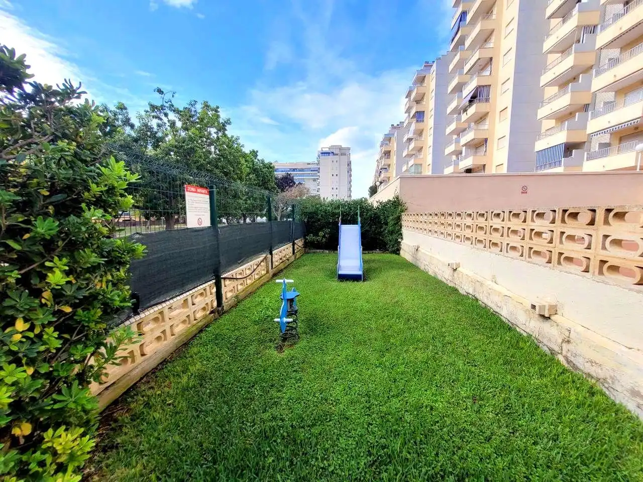 Jardí de Apartament de lloguer en Gandia amb Terrassa, Moblat i Piscina comunitària
