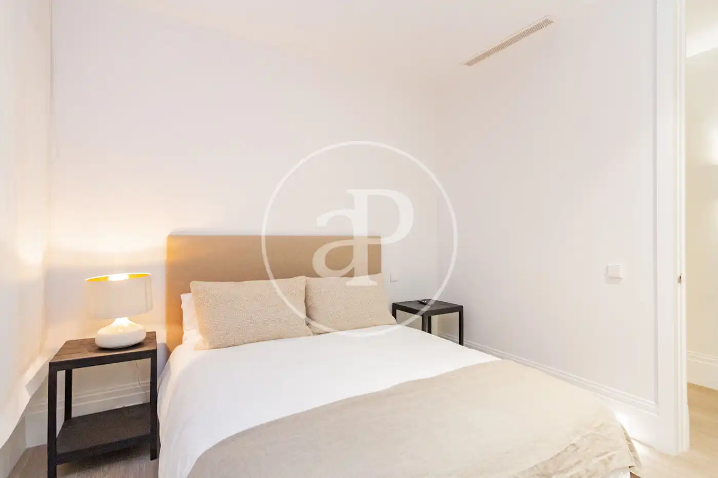 Schlafzimmer von Wohnung zum Verkauf in Madrid mit Klimaanlage, Heizung und Balkon