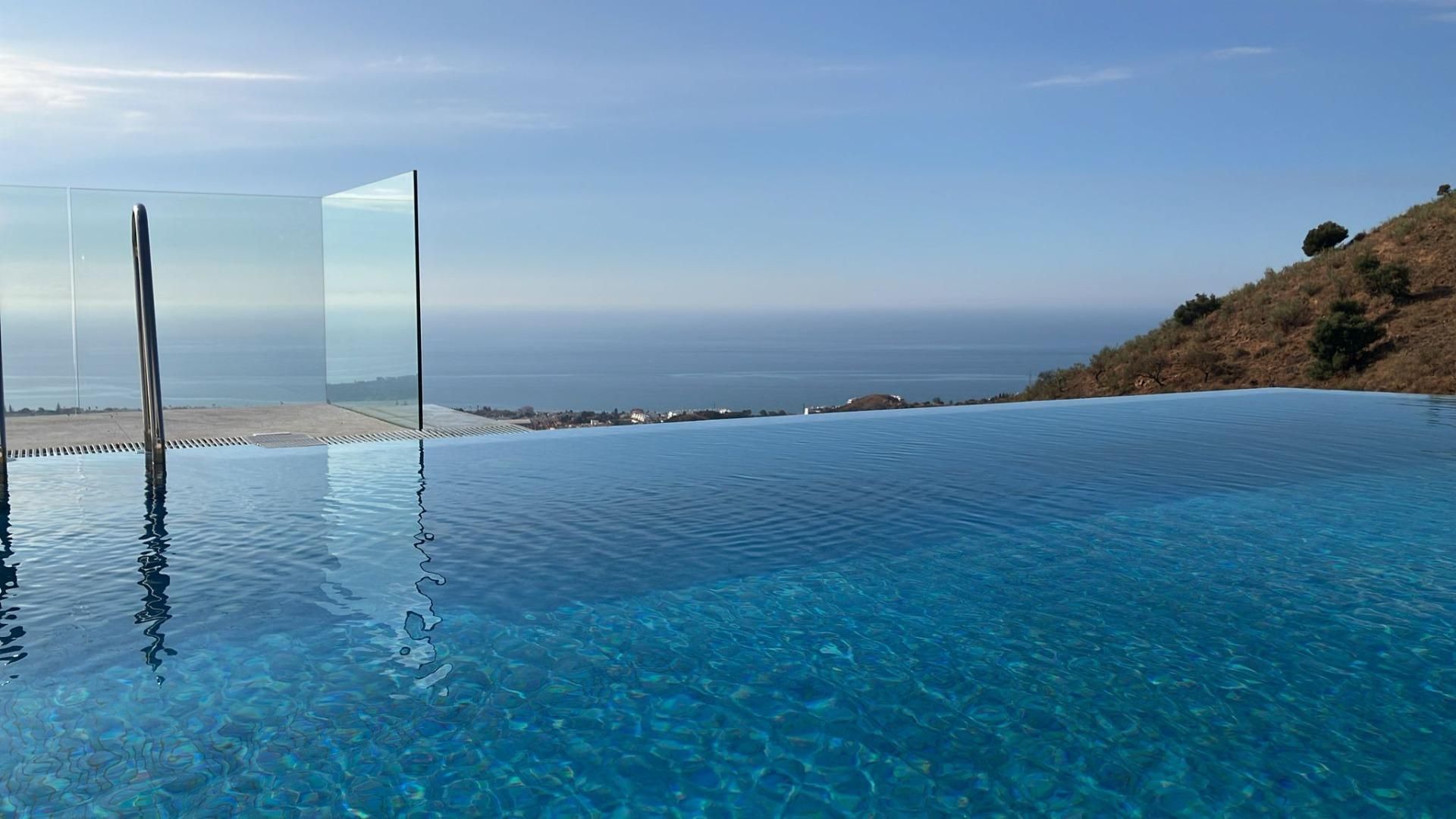 Swimming pool of Planta baja for sale in Rincón de la Victoria  with Air Conditioner, Private garden and Terrace