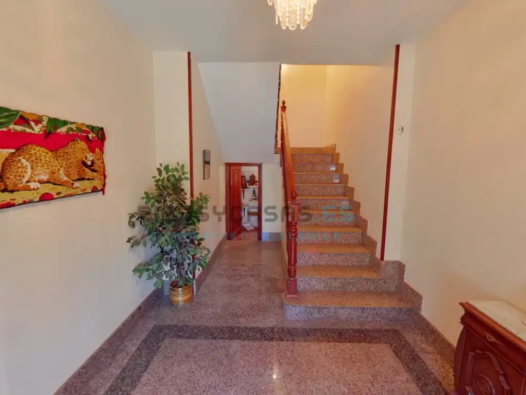 Casa con terraza en venta en Calle Democracia 4, imagen 5