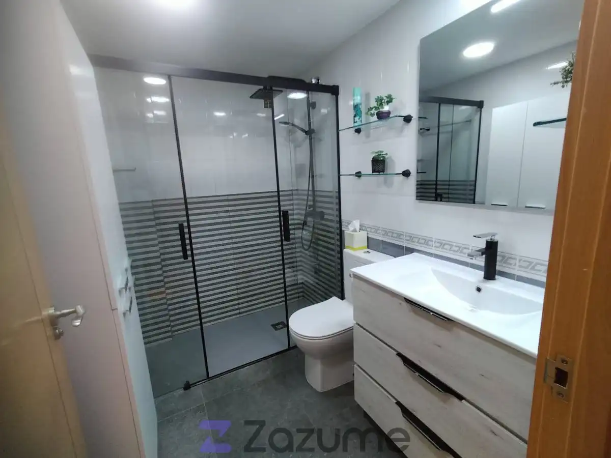 Baño de Piso de alquiler en Zaragoza con Aire acondicionado, Calefacción y Parquet