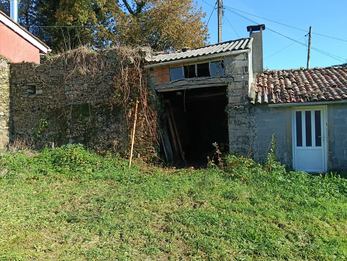 Casa adosada en venda en Cesuras amb Jardí privat