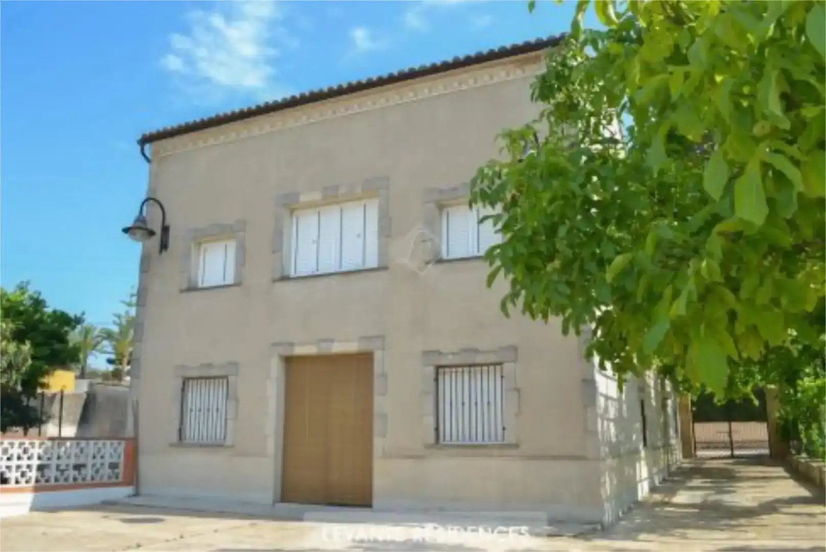 Vista exterior de Pis en venda en Benicull de Xúquer amb Aire condicionat, Jardí privat i Traster