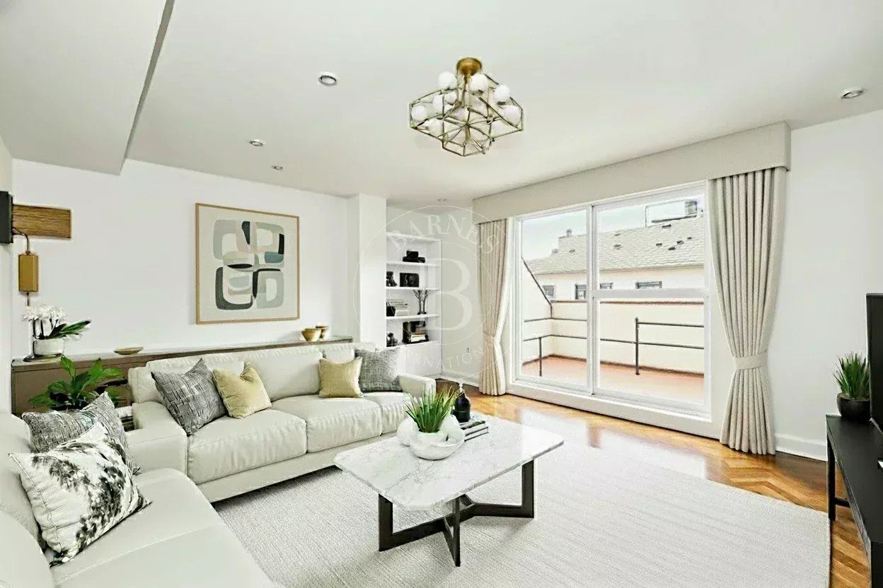 Living room of Flat for sale in  Madrid Capital  with Air Conditioner and Terrace