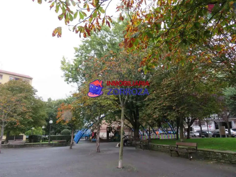 Vista exterior de Local en venta en Bilbao  con Aire acondicionado