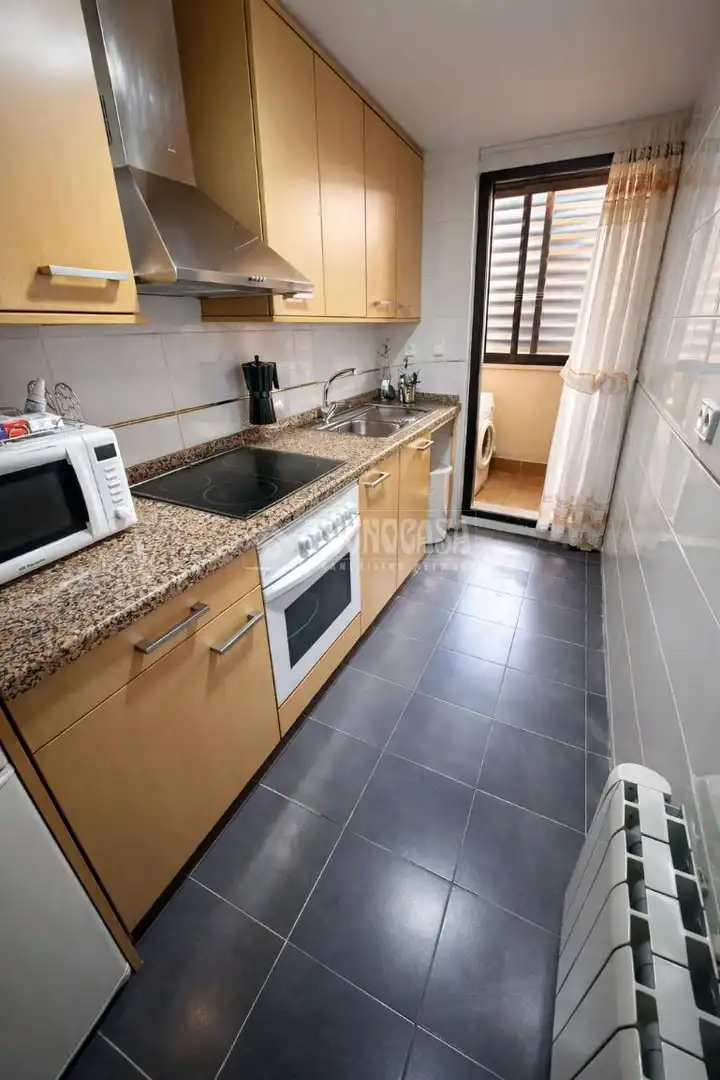 Cocina de Piso en venta en Cedillo del Condado con Aire acondicionado, Terraza y Piscina