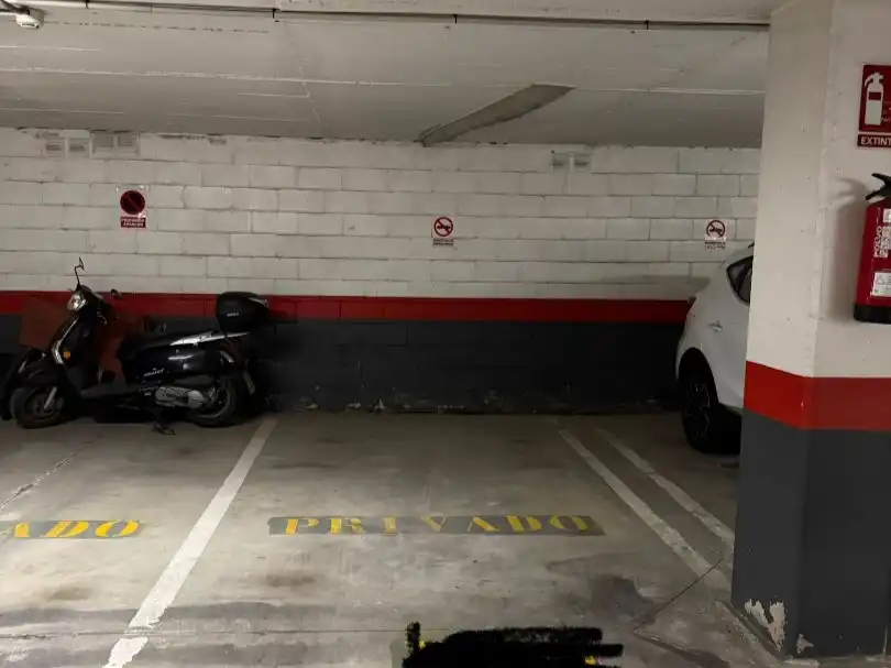 Parkplatz von Garage zur Miete in Cádiz mit Alarm