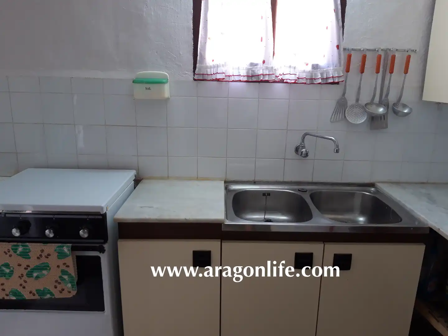 Kitchen of Houses for sale in Maella  with Furnished and Balcony