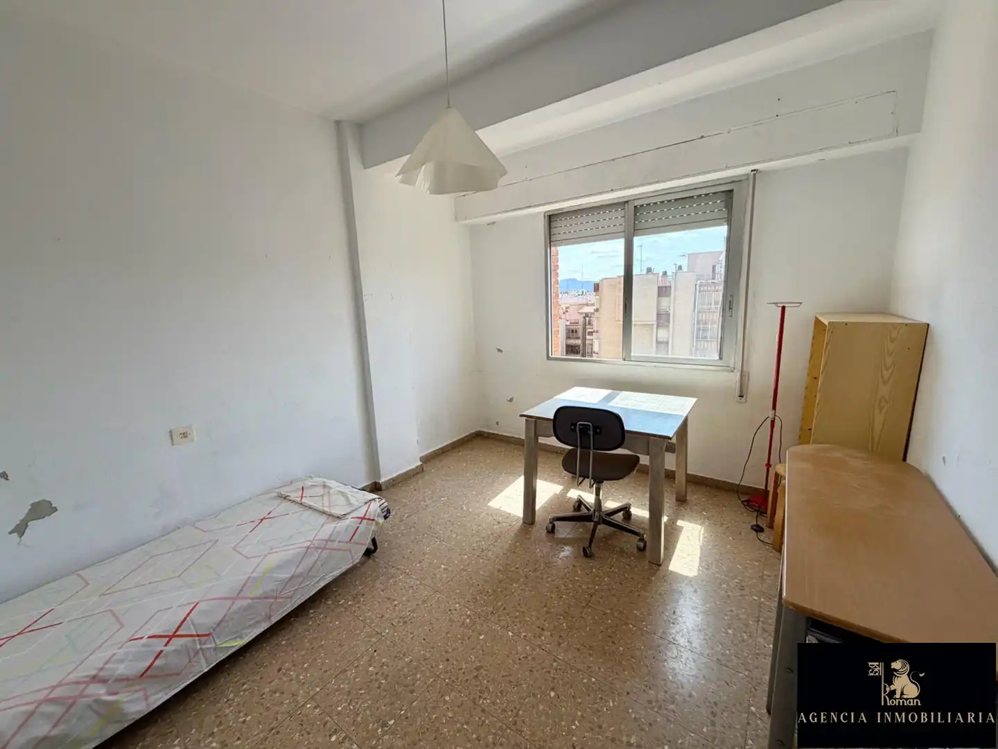 Habitación de Piso en venta en Murcia con Terraza y Balcón