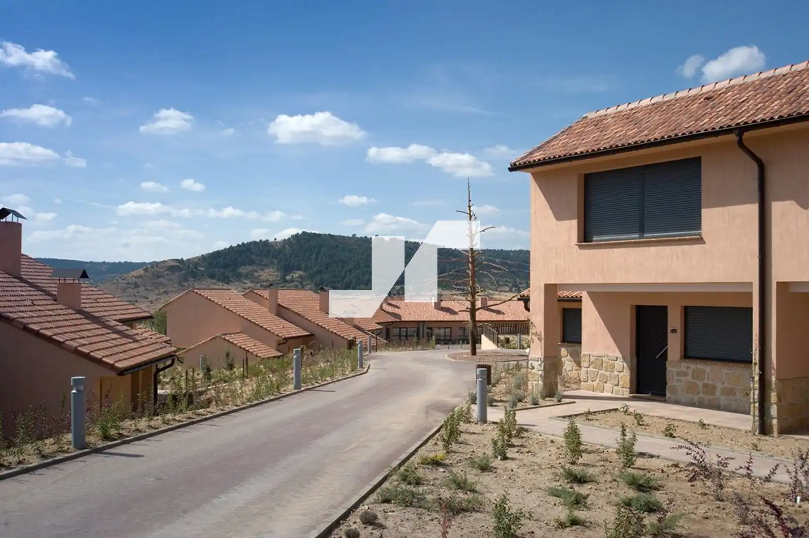 Vista exterior de Edificio en venta en Orea