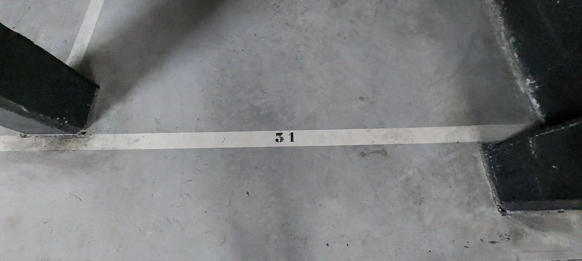 Außenansicht von Garage zum Verkauf in Puente Viesgo