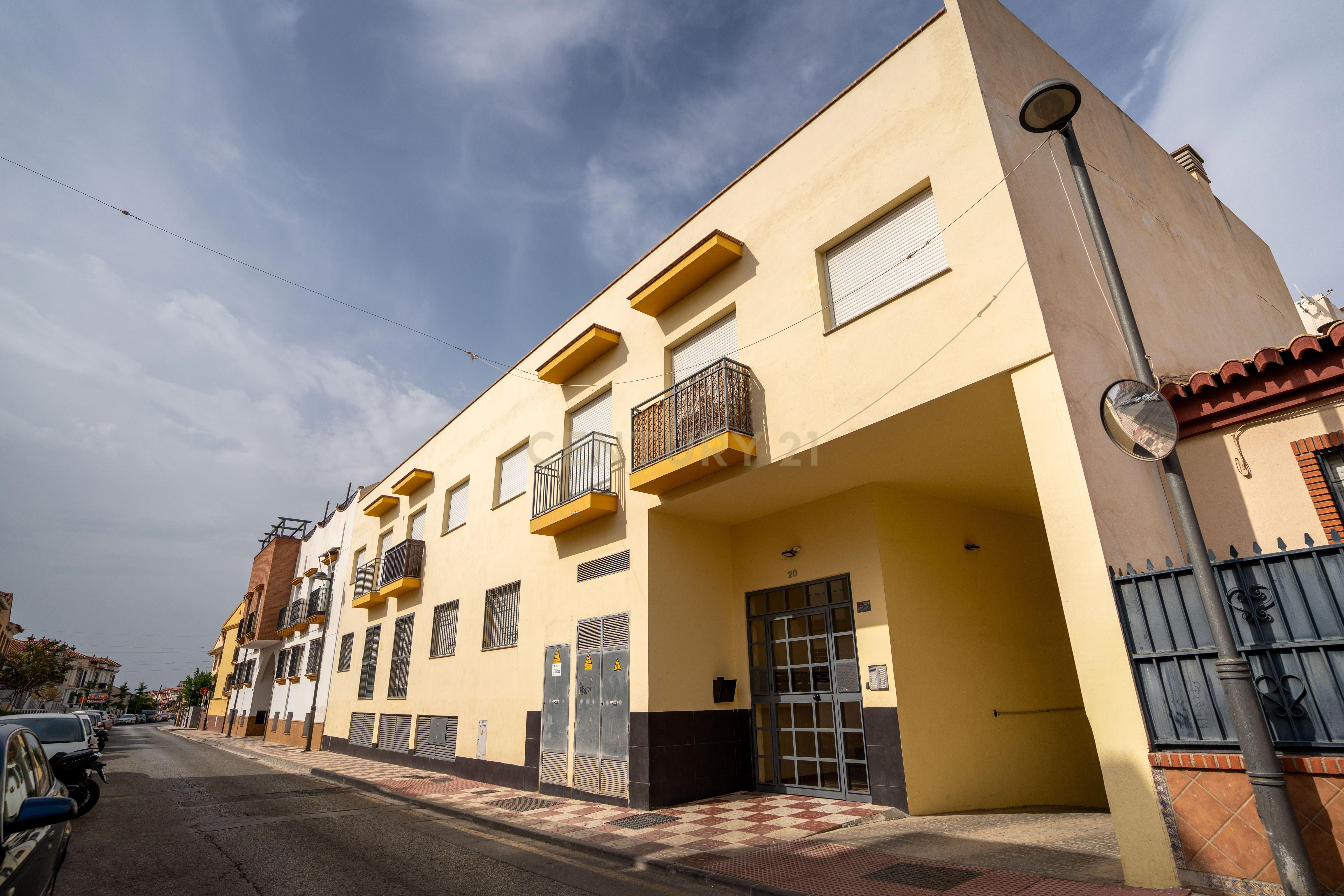 Außenansicht von Wohnung zum verkauf in Cúllar Vega mit Klimaanlage und Terrasse