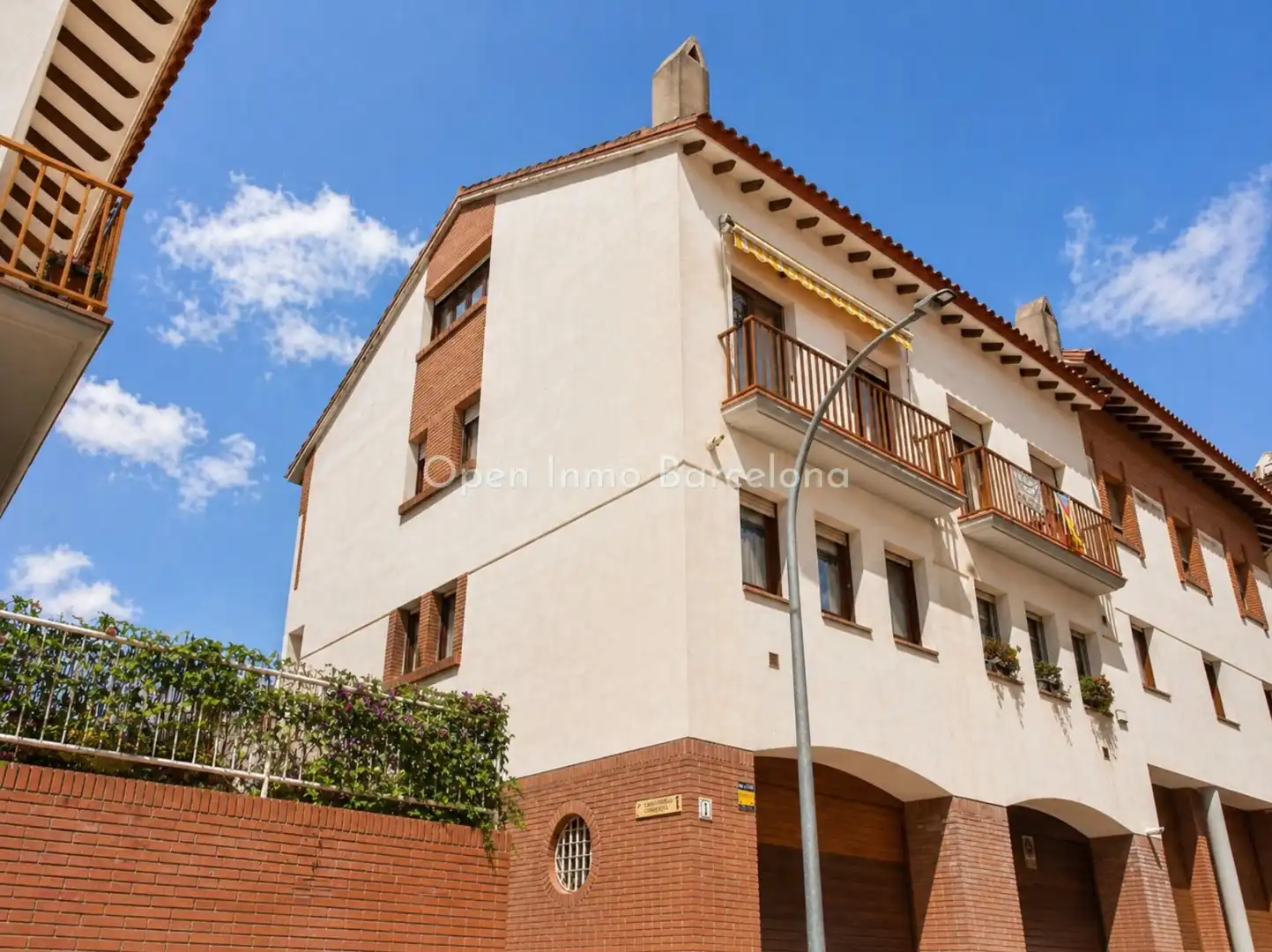 Vista exterior de Casa adosada de alquiler en Sant Pere de Ribes con Calefacción, Jardín privado y Terraza