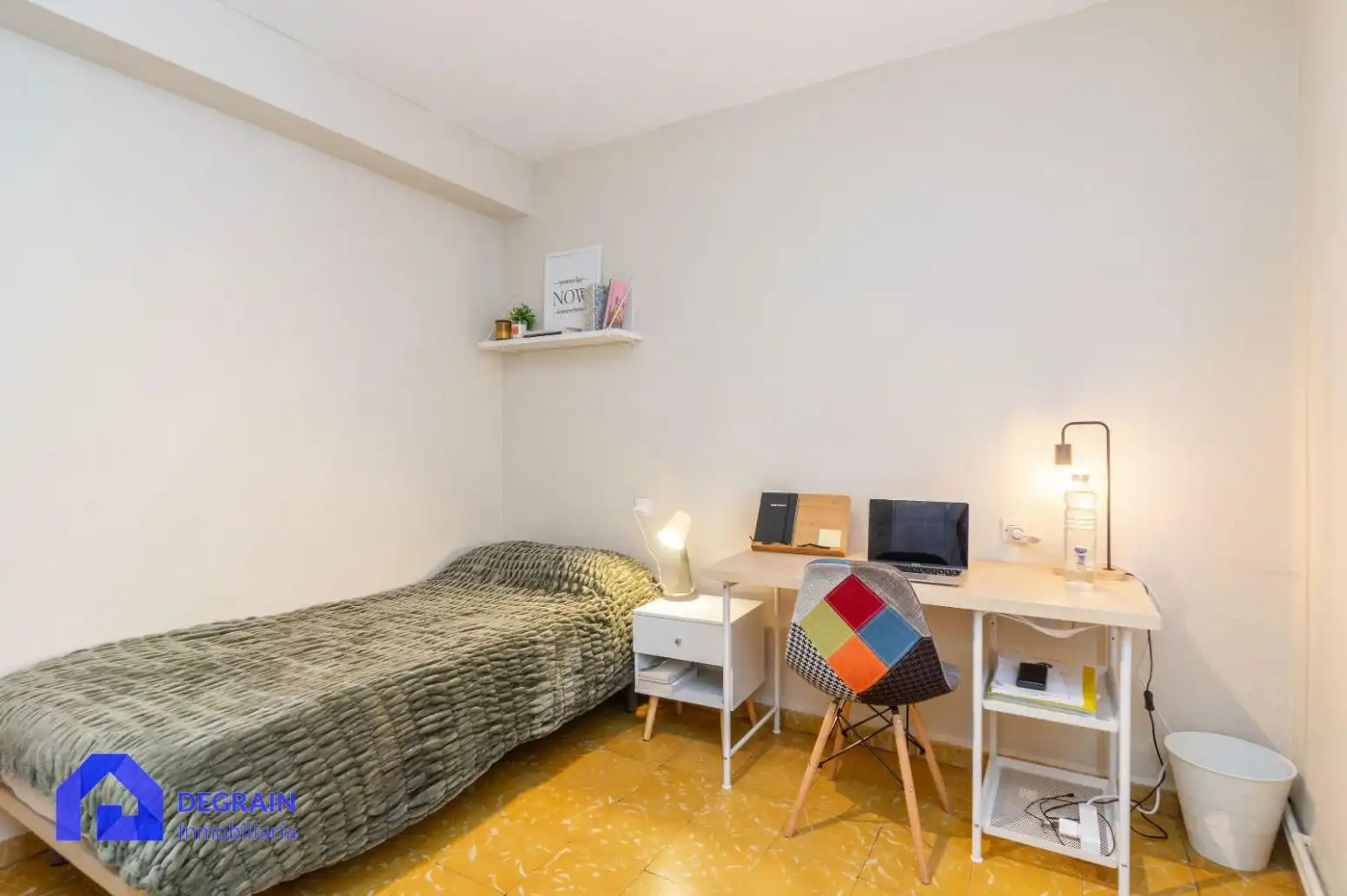 Bedroom of Flat for rent in Oviedo   with Furnished