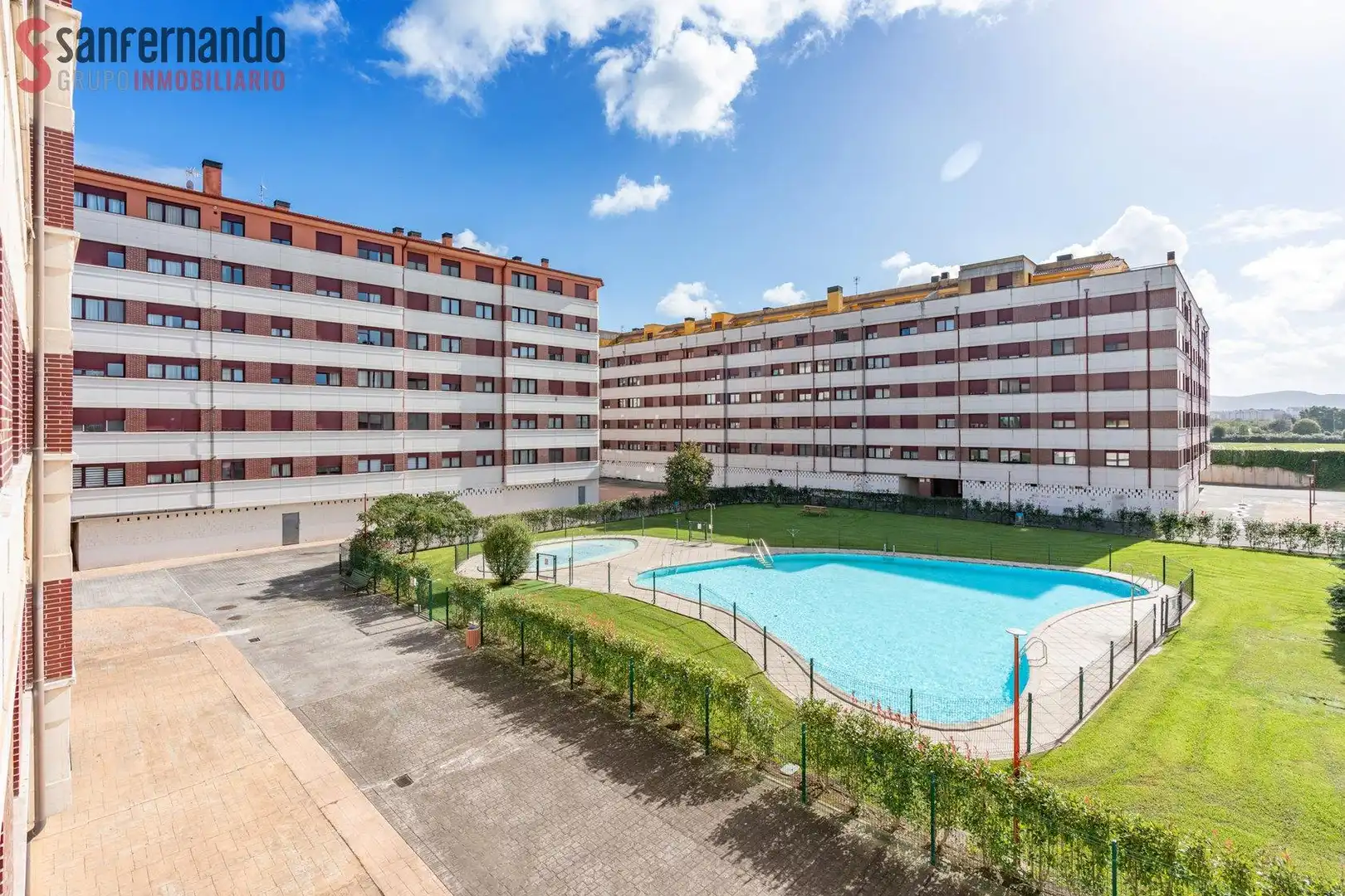 Piscina de Piso en venta en Alisal - San Román