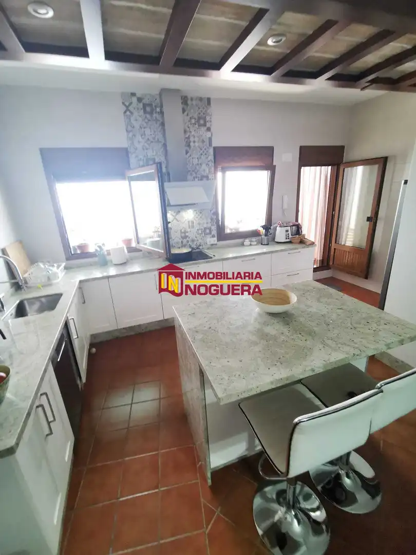 Cuina de Casa o xalet en venda en Écija amb Aire condicionat, Terrassa i Traster