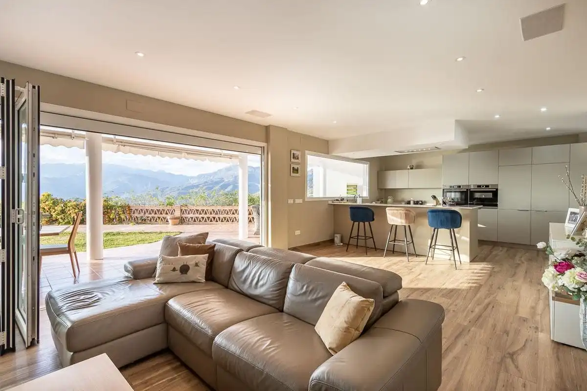 Sala de estar de Casa o chalet en venta en Jete con Aire acondicionado, Calefacción y Jardín privado