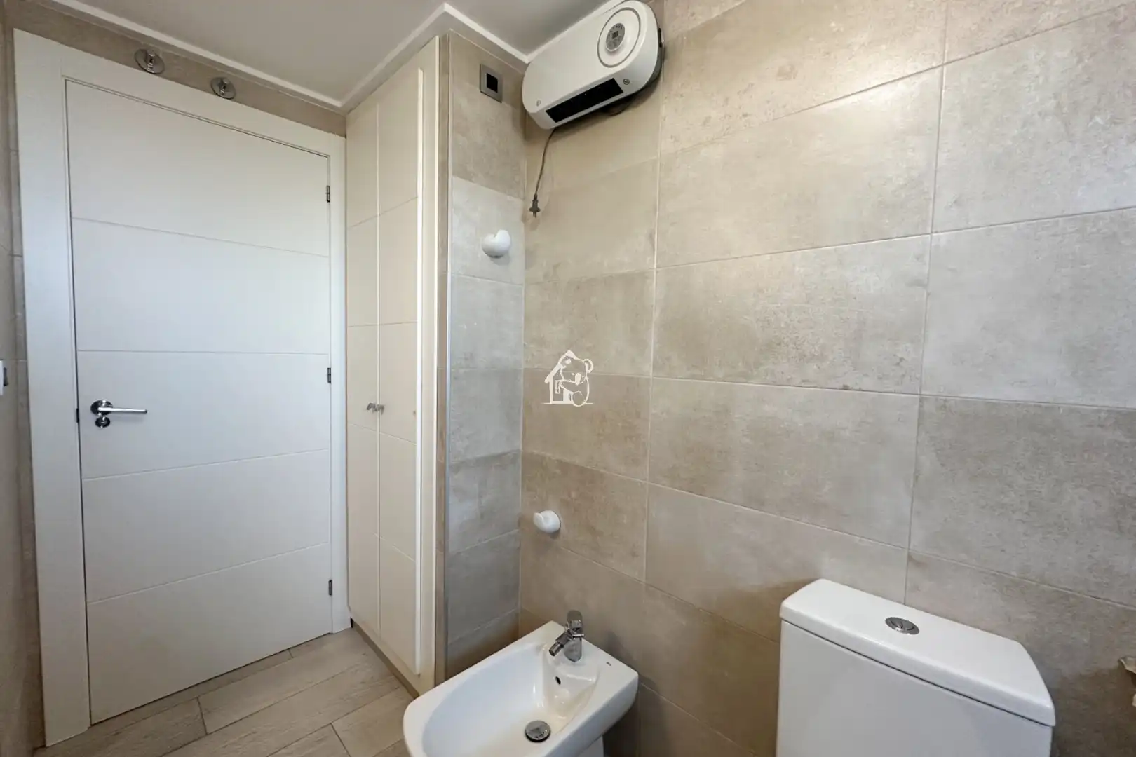 Bathroom of Apartments for rent in Torrevieja  with Furnished, Oven and Washing machine