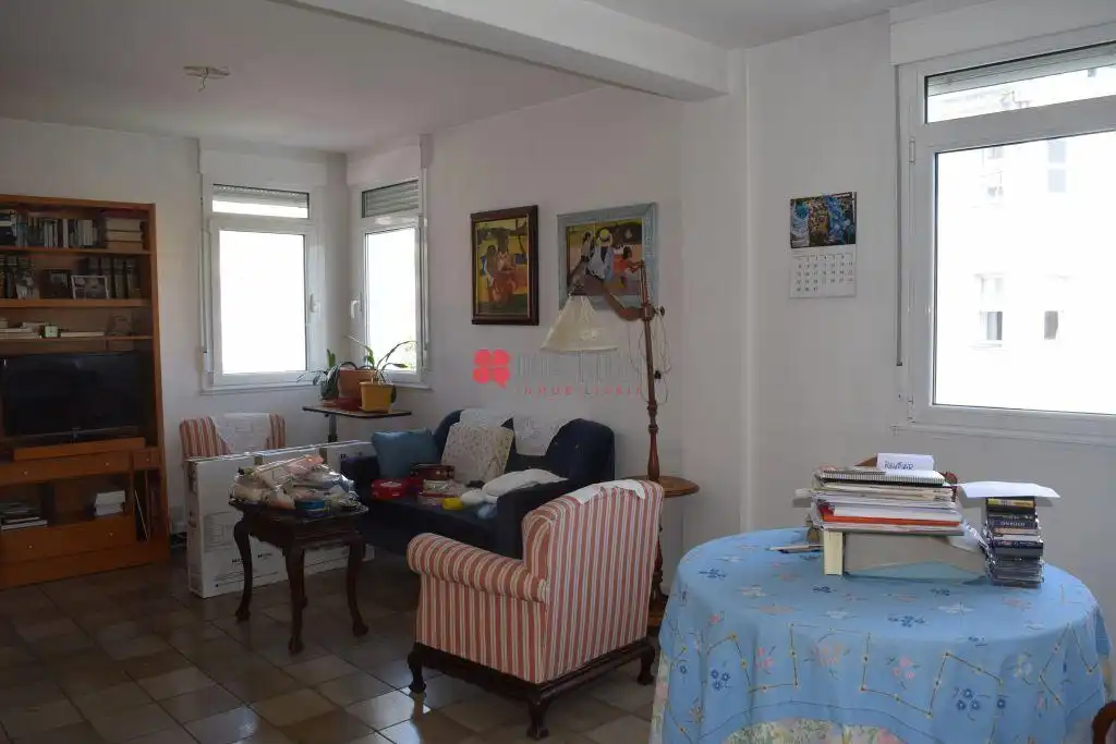 Sala de estar de Piso en venta en Santiago de Compostela  con Calefacción