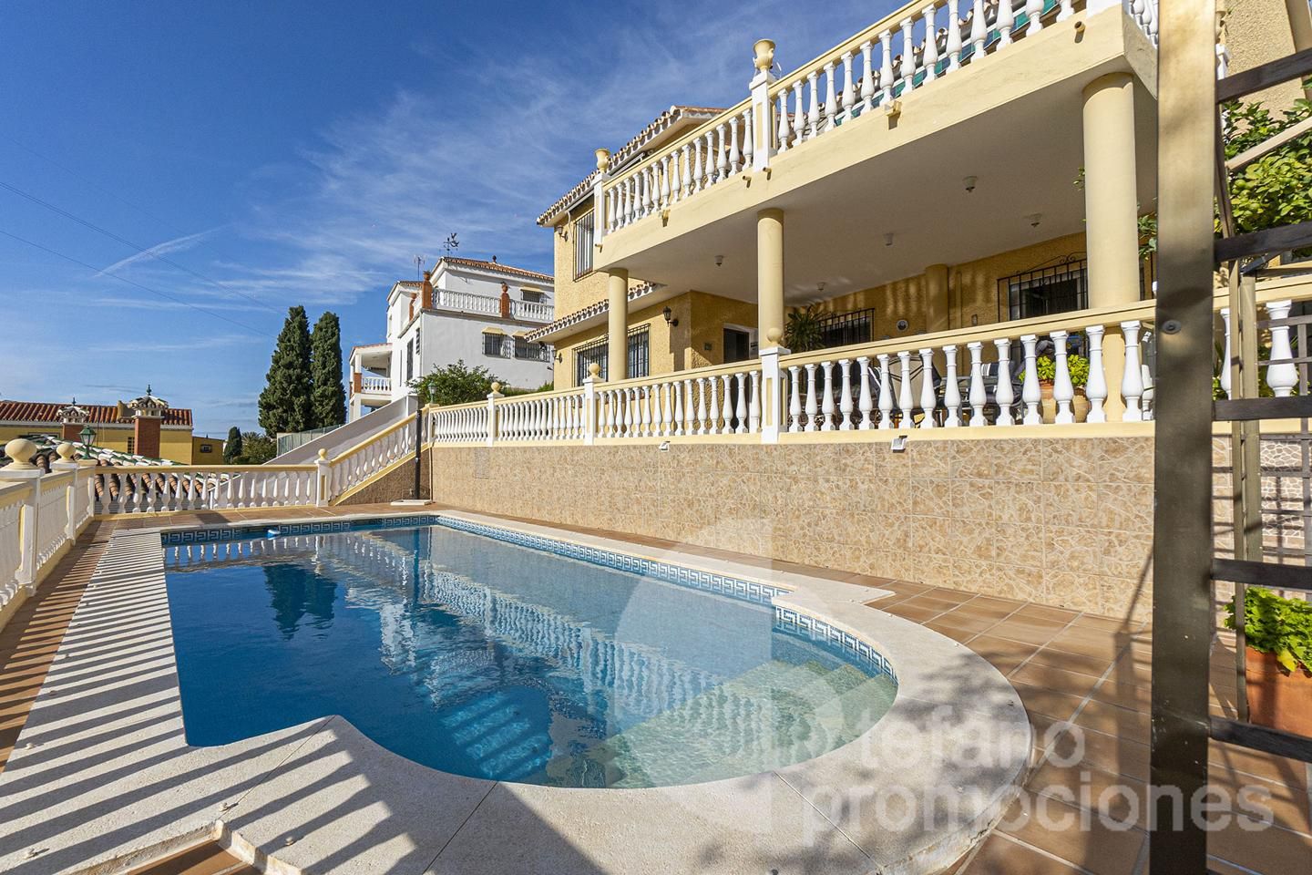 Swimming pool of House or chalet for sale in Rincón de la Victoria  with Air Conditioner, Private garden and Terrace