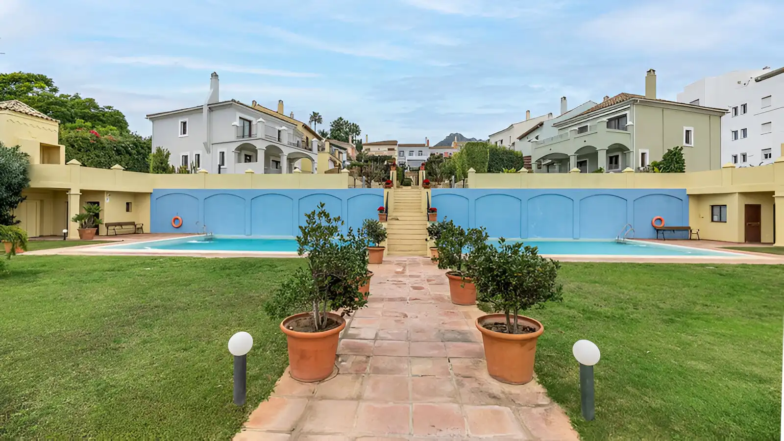 Jardí de Casa adosada en venda en Marbella amb Aire condicionat, Calefacció i Jardí privat