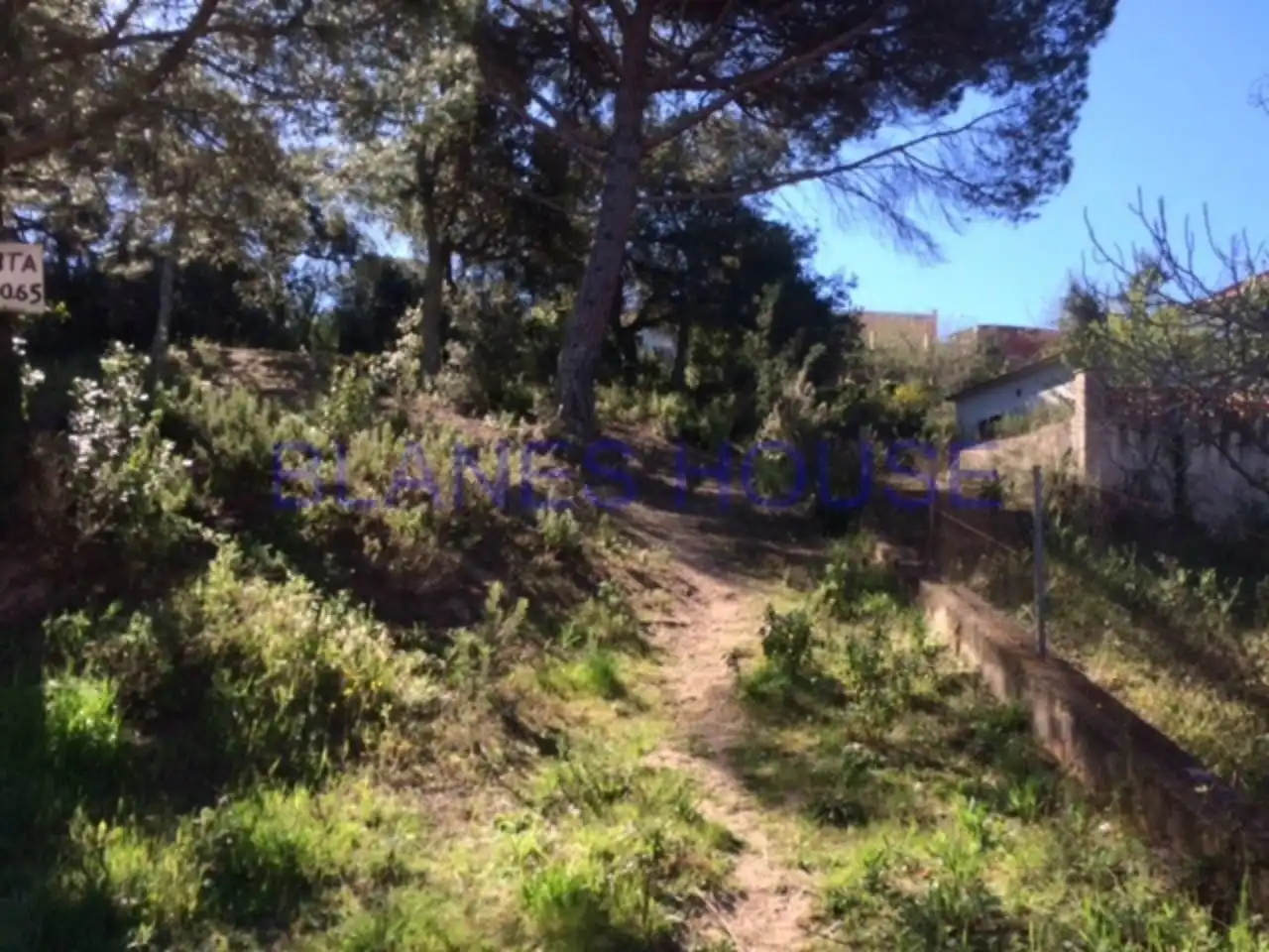 Terreno residencial en venta en Calle satel.lits