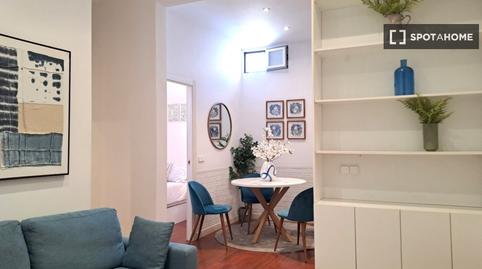 Photo 2 of Flat to rent in Universidad - Malasaña, Madrid