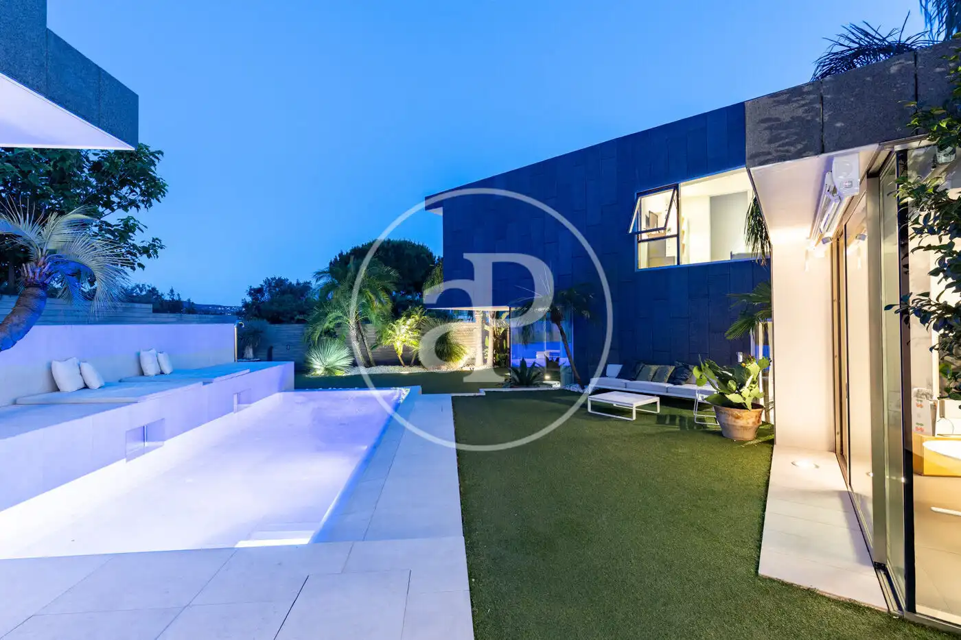 Terrassa de Casa o xalet en venda en Sant Cugat del Vallès amb Aire condicionat, Calefacció i Jardí privat