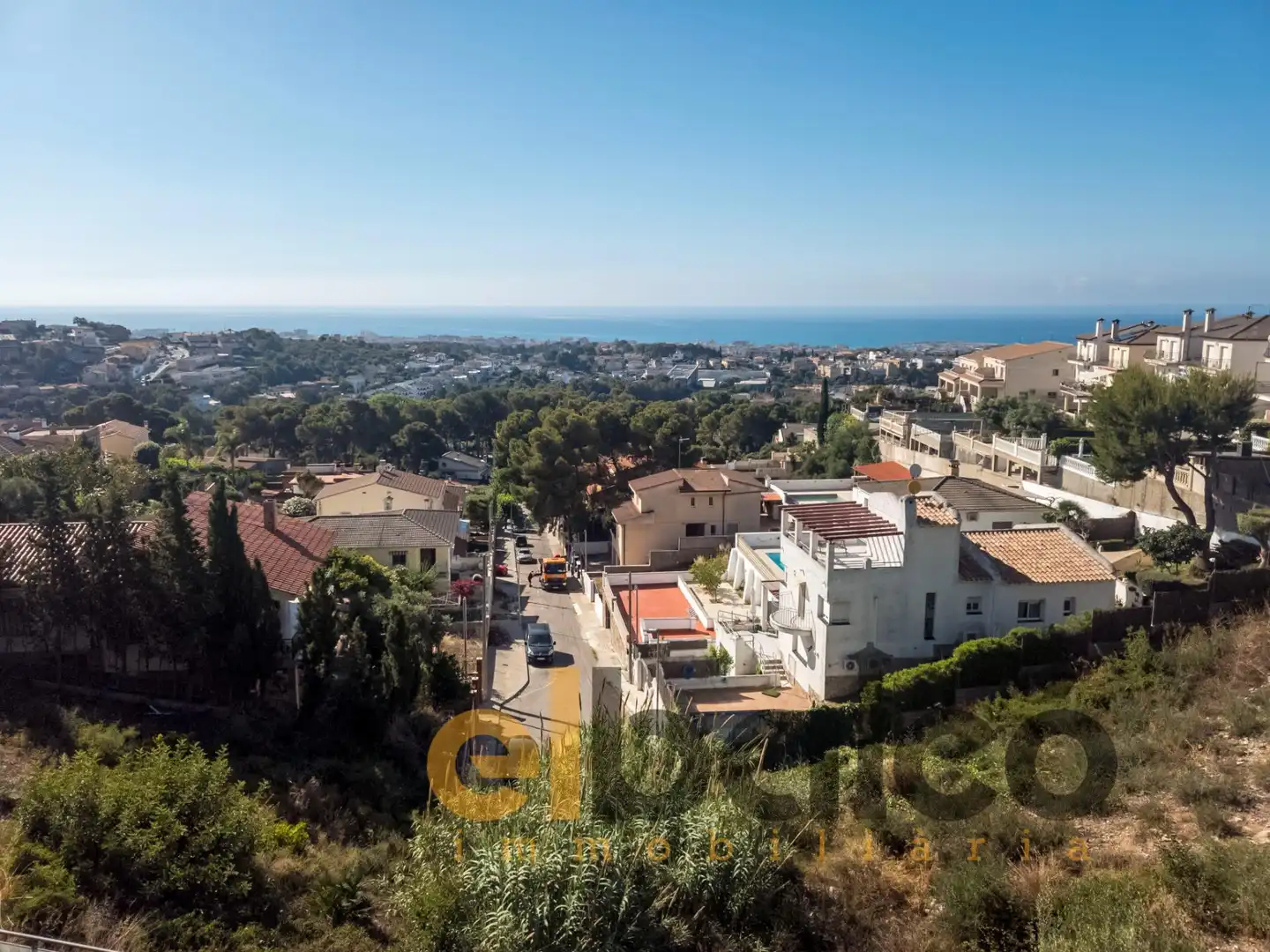 Vista exterior de Casa adosada en venda en Calafell amb Calefacció, Jardí privat i Parquet