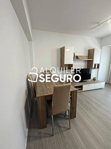 Piso en Alquiler en Ribelles Comins en Ensanche - Parque del Oeste