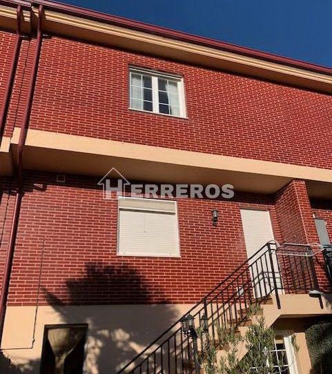 Foto 1 de Casa adosada en venda a Uruñuela, La Rioja