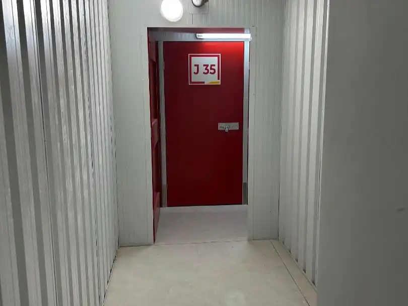 Trastero de alquiler en Granada con Alarma