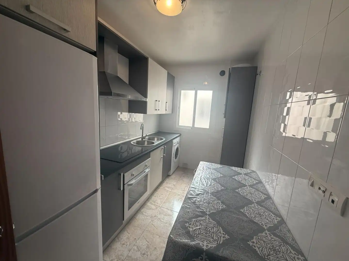 Küche von Wohnung zum Verkauf in Almería mit Klimaanlage, Möbliert und Balkon