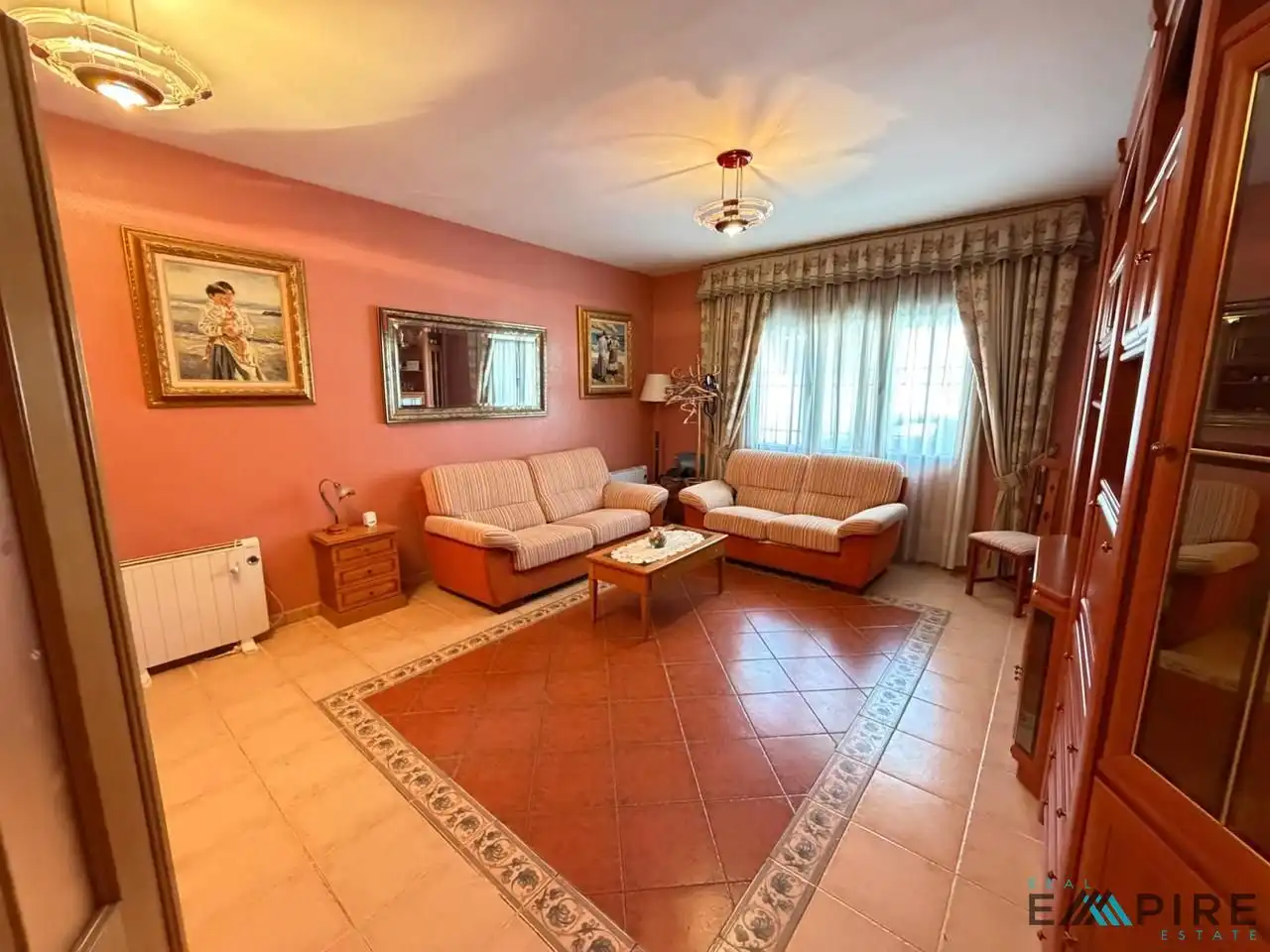 Sala d'estar de Casa adosada en venda en Los Yébenes amb Calefacció, Jardí privat i Terrassa
