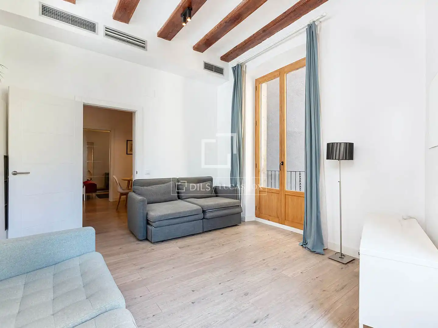 Außenansicht von Wohnung zum Verkauf in Barcelona mit Klimaanlage, Heizung und Möbliert