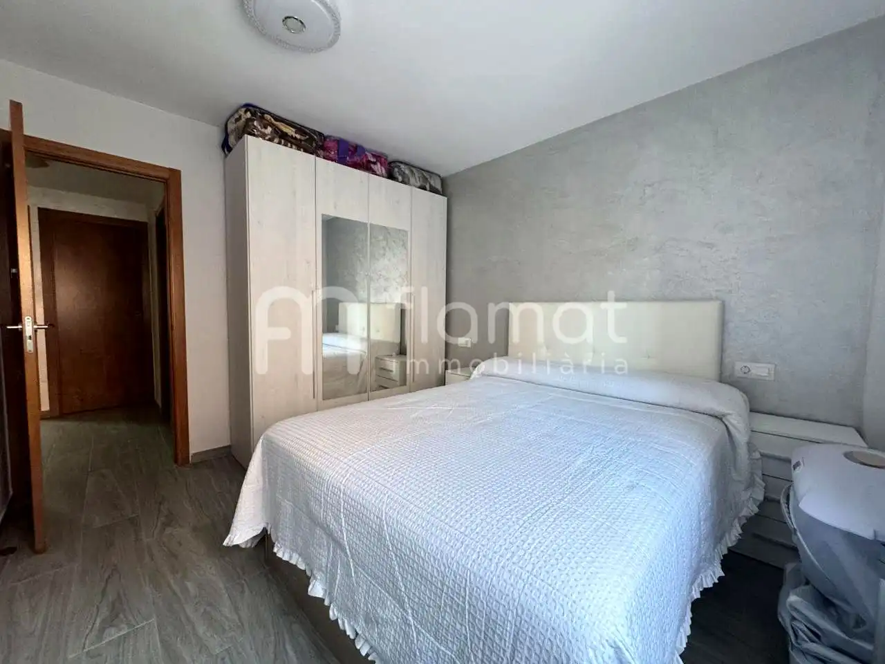 Bedroom of Flat for sale in Figueres